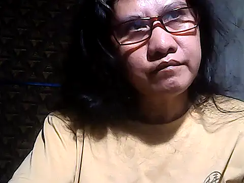 Snapshot of sweetsosie18 chatting on 06/06/26, 01:43 sweetsosie18 online show from 06/06/26, 01:43