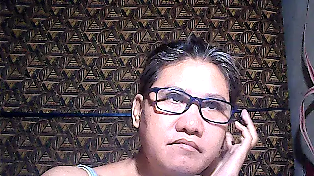 Snapshot of sweetsosie18 chatting on 07/04/26, 12:17 sweetsosie18 online show from 07/04/26, 12:17