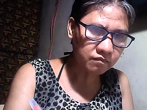 Snapshot of sweetsosie18 chatting on 07/09/26, 01:48 sweetsosie18 online show from 07/09/26, 01:48