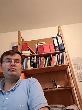 Snapshot of makau1 chatting on 09/19/25, 10:10 makau1 online show from 09/19/25, 10:10