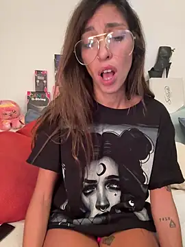 amanilouve online show from 10/19/25, 08:53