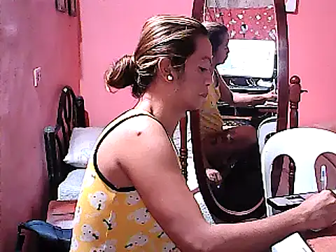 Snapshot of yummy_21xxx chatting on 01/25/25, 05:18 yummy 21xxx online show from 01/25/25, 05:18