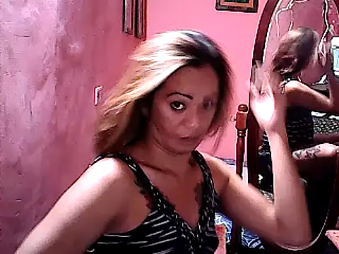 Snapshot of yummy_21xxx chatting on 03/05/25, 01:17 yummy 21xxx online show from 03/05/25, 01:17