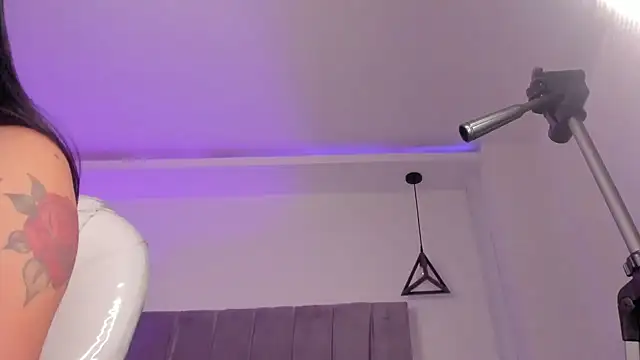 sofiaa riot online show from 12/27/24, 05:09