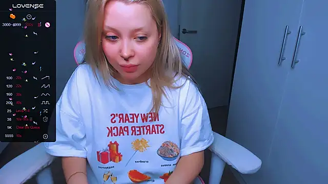 MonaLauu online show from 01/16/25, 05:53