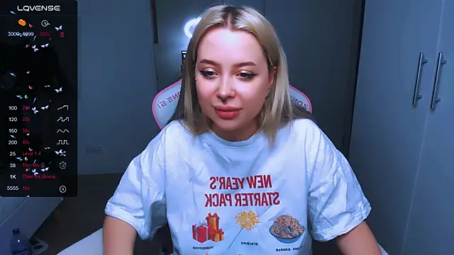 MonaLauu online show from 01/31/25, 02:39