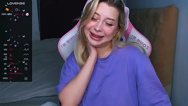 MonaLauu online show from 09/28/25, 02:06