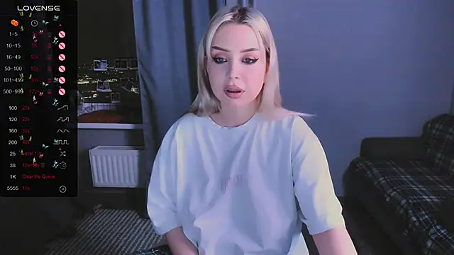 MonaLauu online show from 01/16/26, 05:44