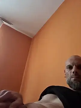 Snapshot of Ladyshaker82 chatting on 11/01/25, 02:52 Ladyshaker82 online show from 11/01/25, 02:52