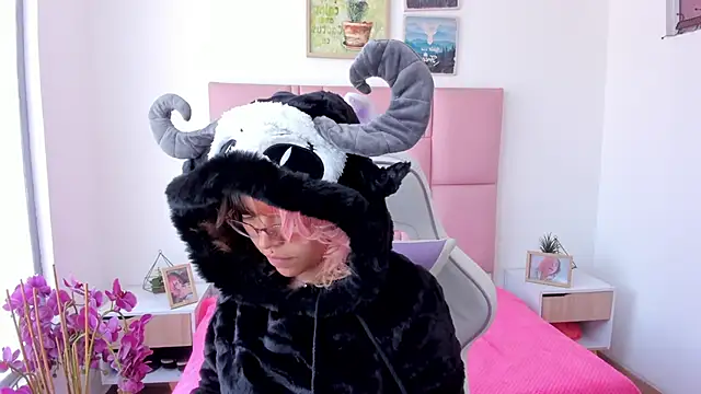 katalina garcia online show from 02/10/26, 03:38