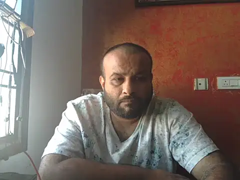 Snapshot of sura11311 chatting on 12/16/25, 07:46 sura11311 online show from 12/16/25, 07:46