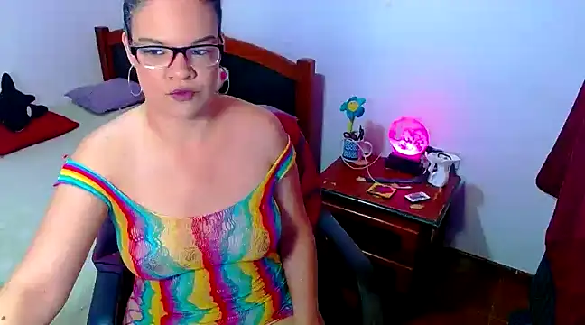 luchiana hott21 online show from 03/01/25, 04:44