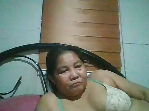 Snapshot of pinay_wild_mature chatting on 11/27/25, 03:03 pinay wild mature online show from 11/27/25, 03:03