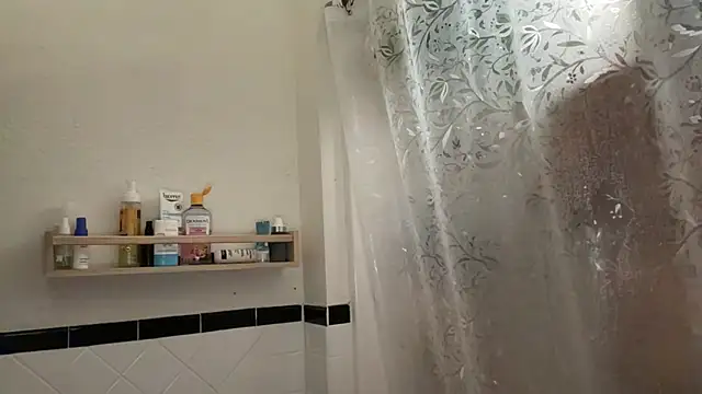 dreamyriri online show from 02/18/26, 09:44