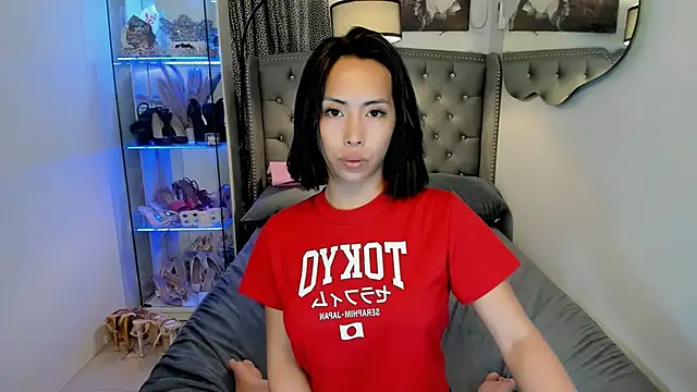 Snapshot of reighnempress chatting on 11/18/25, 02:50 reighnempress online show from 11/18/25, 02:50