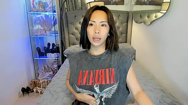 Snapshot of reighnempress chatting on 12/03/25, 02:30 reighnempress online show from 12/03/25, 02:30