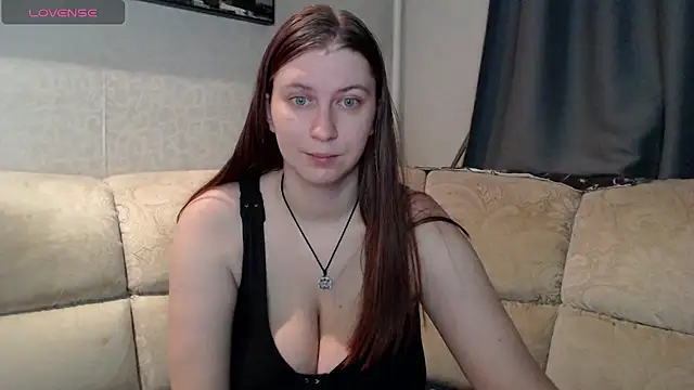 Snapshot of LiyaSilve chatting on 10/15/25, 02:06 LiyaSilve online show from 10/15/25, 02:06