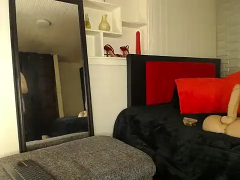 Miss ellien online show from 11/06/25, 03:07