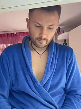 Snapshot of MartinBrandon chatting on 05/01/26, 12:10 MartinBrandon online show from 05/01/26, 12:10
