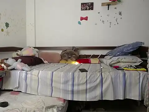 Moon lunita online show from 09/25/25, 02:54