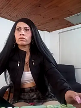 Snapshot of Tania_mature chatting on 10/25/25, 05:40 Tania mature online show from 10/25/25, 05:40