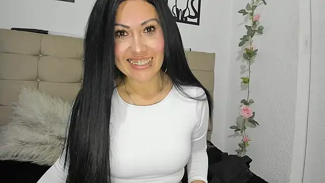 Snapshot of Tania_mature chatting on 05/26/26, 07:43 Tania mature online show from 05/26/26, 07:43