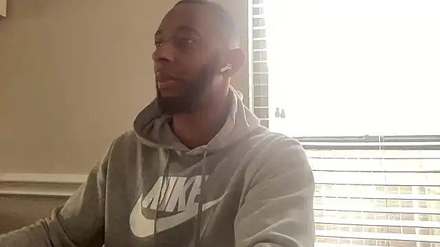 Snapshot of bosstang770 chatting on 12/12/24, 04:10 bosstang770 online show from 12/12/24, 04:10