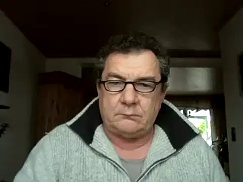 Snapshot of Nobbie444 chatting on 11/24/25, 12:05 Nobbie444 online show from 11/24/25, 12:05