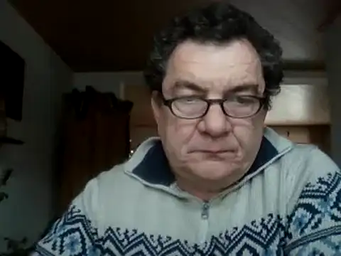 Snapshot of Nobbie444 chatting on 12/14/25, 11:37 Nobbie444 online show from 12/14/25, 11:37