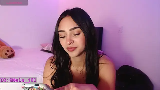 Melaniie01 online show from 12/12/24, 10:52