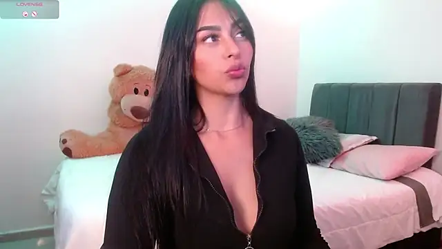 Melaniie01 online show from 12/15/25, 10:25