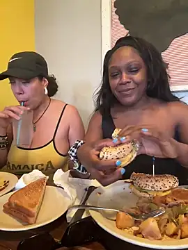 TilaTotti online show from 02/19/25, 09:47