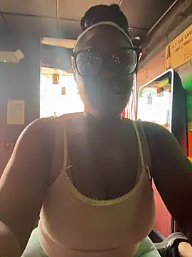 Snapshot of TilaTotti chatting on 07/22/26, 10:23 TilaTotti online show from 07/22/26, 10:23