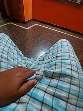 Snapshot of Stripkomal chatting on 10/26/25, 04:24 Stripkomal online show from 10/26/25, 04:24