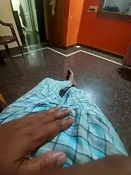 Snapshot of Stripkomal chatting on 11/05/25, 04:29 Stripkomal online show from 11/05/25, 04:29