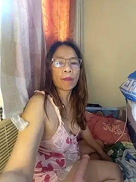 Snapshot of HotsexyNaughtysweetbaby chatting on 12/18/25, 08:42 HotsexyNaughtysweetbaby online show from 12/18/25, 08:42