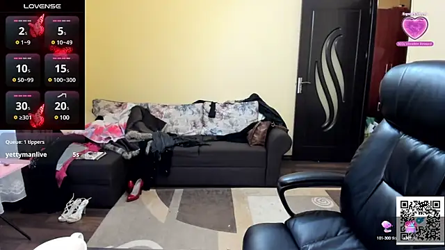 Snapshot of KandyHellenx chatting on 12/06/24, 08:15 KandyHellenx online show from 12/06/24, 08:15