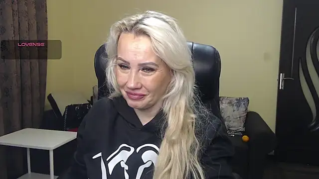 Snapshot of KandyHellenx chatting on 01/09/26, 06:16 KandyHellenx online show from 01/09/26, 06:16