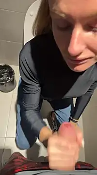 Snapshot of neighbours_love chatting on 03/14/25, 03:47 neighbours love online show from 03/14/25, 03:47