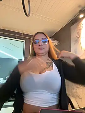 Emiily W online show from 10/12/25, 07:02