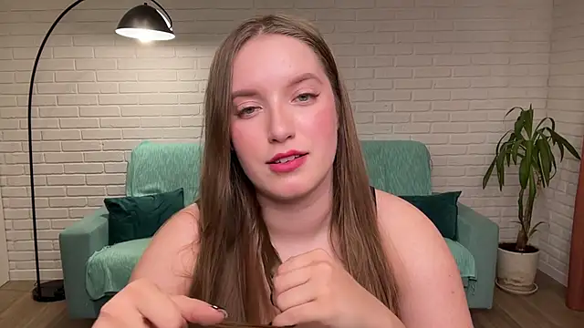 EvaMaddison online show from 10/30/25, 07:54