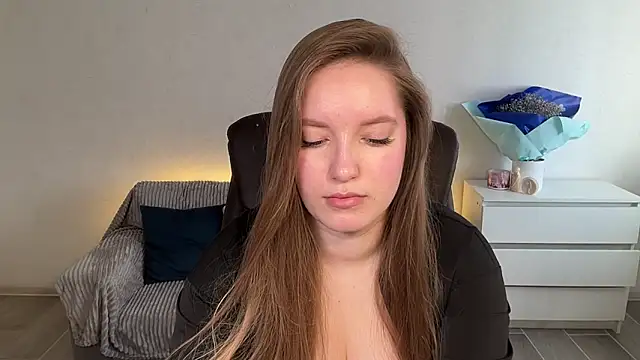 EvaMaddison online show from 04/06/26, 06:47