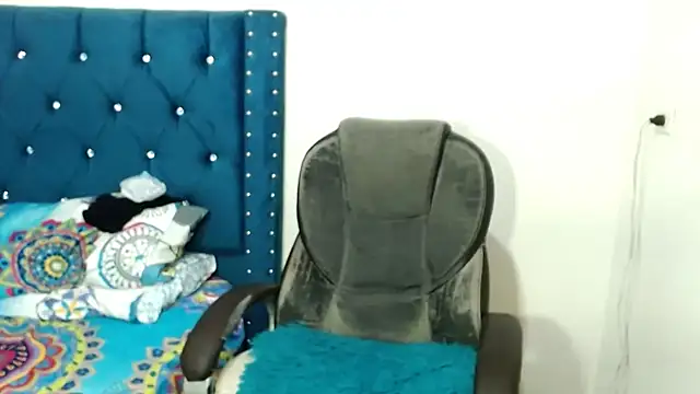 valeriaxxx11 online show from 11/13/25, 07:13