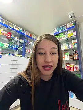 Snapshot of roouse chatting on 10/21/25, 09:15 roouse online show from 10/21/25, 09:15