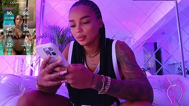 Snapshot of KimiBrown chatting on 09/25/25, 10:08 KimiBrown online show from 09/25/25, 10:08