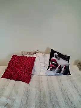 Snapshot of AureliaDoux chatting on 03/03/25, 03:42 AureliaDoux online show from 03/03/25, 03:42