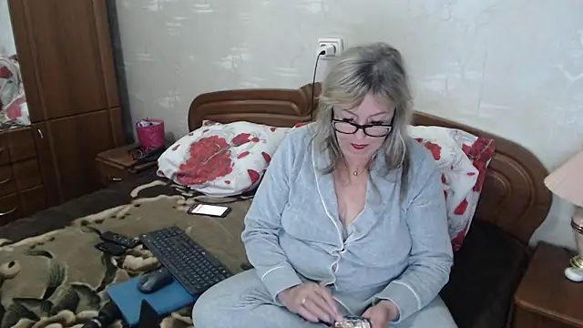 Snapshot of Kallliina chatting on 10/02/25, 06:31 Kallliina online show from 10/02/25, 06:31