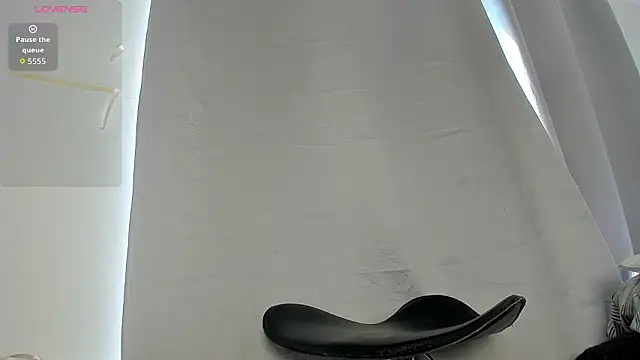 Snapshot of caroline_tovar chatting on 01/31/26, 07:11 caroline tovar online show from 01/31/26, 07:11