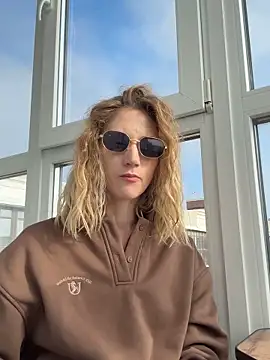 Snapshot of Feral_berry_8133 chatting on 09/17/25, 05:53 Feral berry 8133 online show from 09/17/25, 05:53