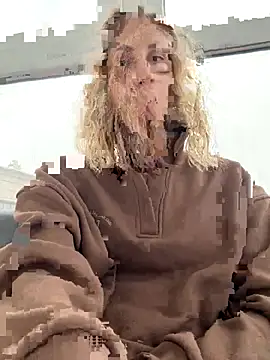 Snapshot of Feral_berry_8133 chatting on 10/10/25, 11:53 Feral berry 8133 online show from 10/10/25, 11:53